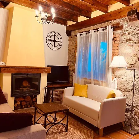 Revolcona Hébergement de vacances La Adrada