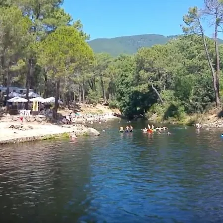 Revolcona Hébergement de vacances La Adrada